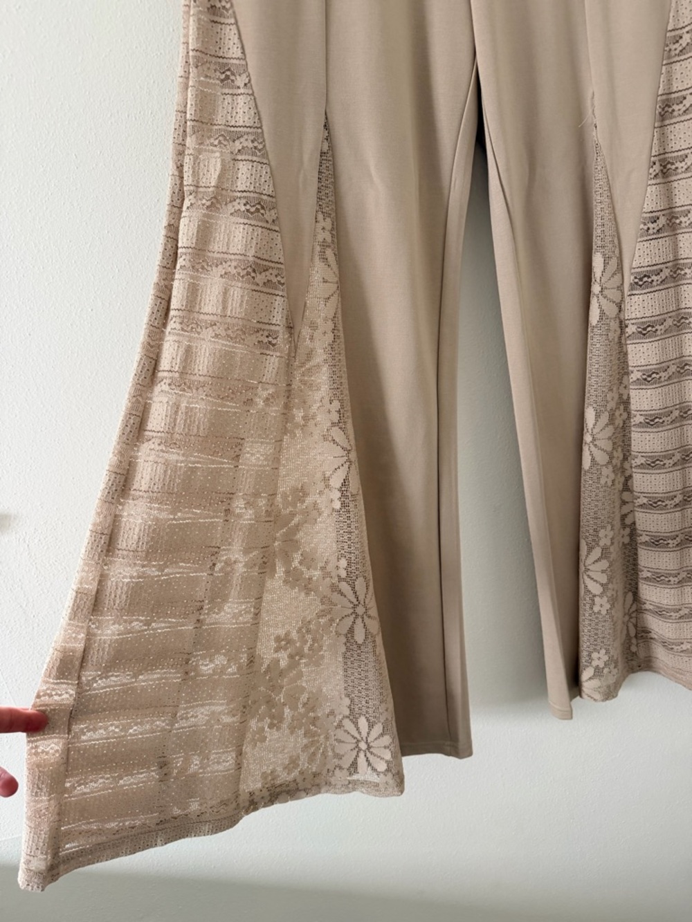 NWT- Boho Khaki Floral Lace Panel High Rise Wide Leg Pants size medium - Picture 11 of 12